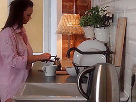 18 Videoz – Emily Thorne – Moring coffee and ass riding