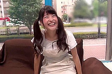 230315パイパンの潮吹き女子大生に挿入f