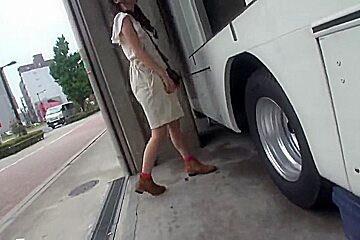 230315パイパンの潮吹き女子大生に挿入f