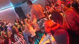 Amateur babes suck dick