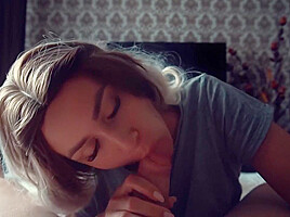 Babe Takes Dick Deep While Her Parents Are Away