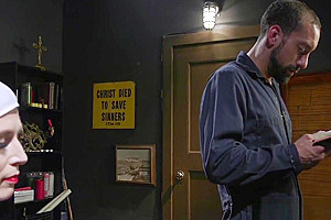 Big Cock Shemale Nun Bangs Repairman