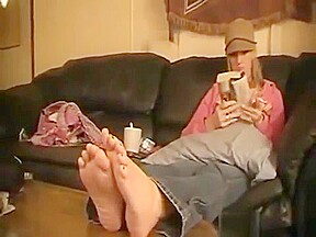 Blonde ignores sole joi