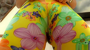 Booty Babes Show Cameltoe