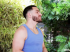 Briana Bounce In Poolside Bubble Butt