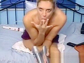 Donna in solo with extreme insertions