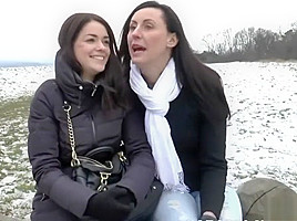English mature les licking pussy sixtynine