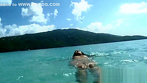 Flawless babe is flashing her spread juicy vagina in close range