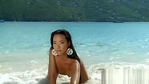 Flawless babe is flashing her spread juicy vagina in close range