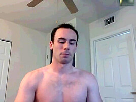 FrenchGUy showoff his cock