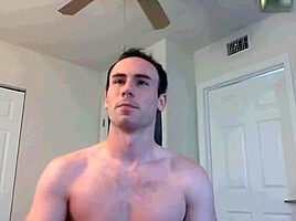 FrenchGUy showoff his cock