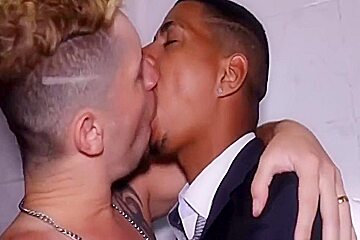 Fudendo O Funcionario Do Banheiro 5 Min