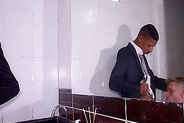 Fudendo O Funcionario Do Banheiro 5 Min