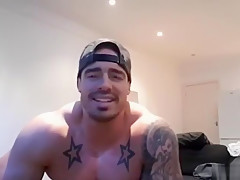 Handsome Bodybuilder posing and flexing!