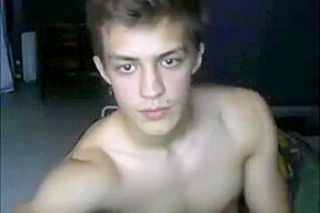 Hot Muscle Guy Wanks His Uncut Cock On Cam