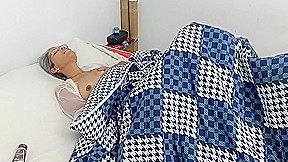 I Surprise My Stepsister In Bed Masturbating And I Get Into Her Sheets - Porn 100% In Spanish