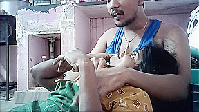 Indian House Wife Big Boobs Showing And Kiss