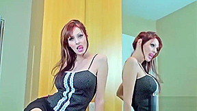 Kinky Milf Shanda Fay Jumps in the Tub to Give HJ!
