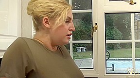 Looking For A New Place To Cum - Sahara Knite