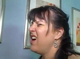 Mature Lesbians Sharing Sex Toys and Double Ended Dildo Fucking Pussy