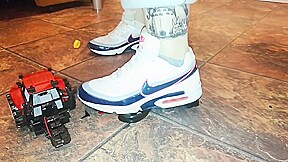 Nike Air Max Bw crush toy