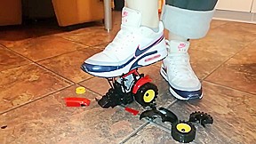 Nike Air Max Bw crush toy