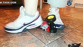 Nike Air Max Bw crush toy