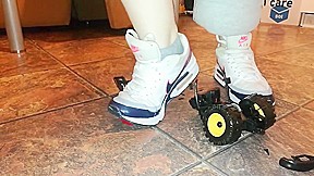 Nike Air Max Bw crush toy