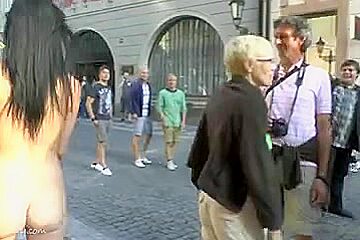 Nude Hottie Eileen Has Enjoyment On Public Streets