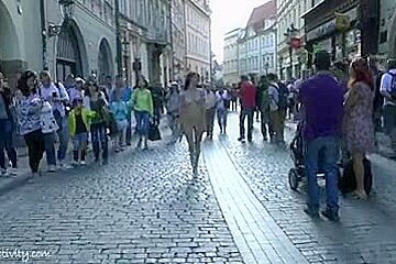 Nude Hottie Eileen Has Enjoyment On Public Streets