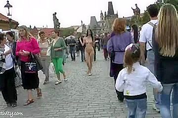 Nude Hottie Eileen Has Enjoyment On Public Streets