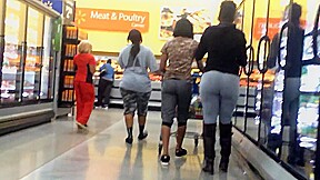 Phat ass donk spandex - shes lovin it!