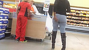 Phat ass donk spandex - shes lovin it!
