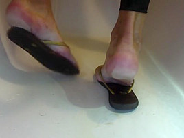Piss over my soles feet & flip flops with painted toes nails