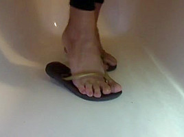 Piss over my soles feet & flip flops with painted toes nails