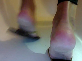 Piss over my soles feet & flip flops with painted toes nails