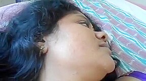 Purple saree bhabhi sucking cock like pro
