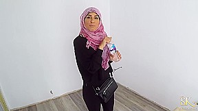 SAHARA KNITE - Hijabi Bhabi Fucks The Letting Agent