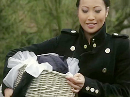 Sharon Lee la jolie asiatique sodomisee