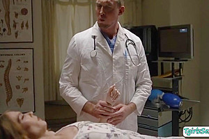 Skinny And Smalltits Tranny Gets Fucked In The Clinic With Crystal Thayer