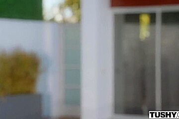 Sophia Burns - Great Brunette Babe