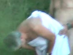 To jump someone's bones 1