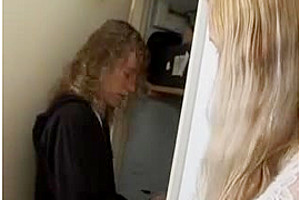 Trans Home Poking In Threesome