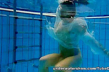 UnderwaterShow Video: Kristy
