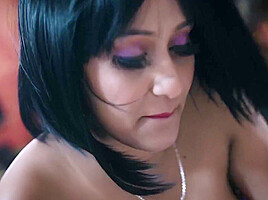 Young And Cute Desi Modern Step Mom Pahali Bar Apne Virgin Ladke Ko Chodna Sikhati Hai