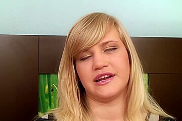 Young Blonde Has Her Cunt Creampied