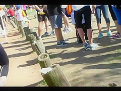 leggings girl at a race