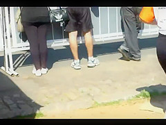 leggings girl at a race