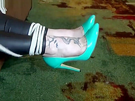 self bondage in leggings